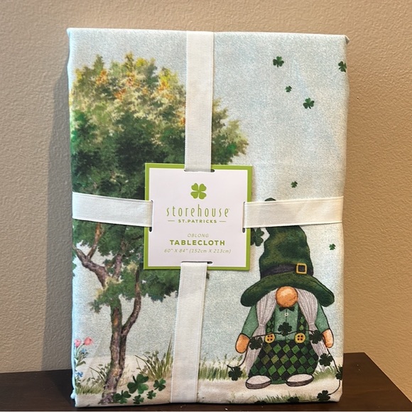 Other - Storehouse St Patrick’s Day Green White  Clover gnome Tablecloth 60”x84”